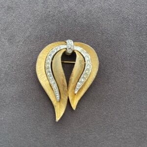 JONETTE Rhinestone Flame Signed JJ Mid Century Brush Gold Modern Bow Brooch